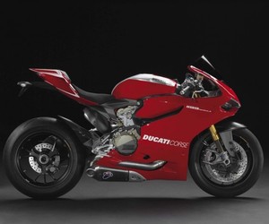 2013-ducati-1199-panigale-r-m