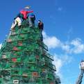 3-amazing-recycled-christmas-tree-sculptures-s