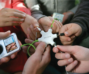 5-way-headphone-splitter-belkin-m