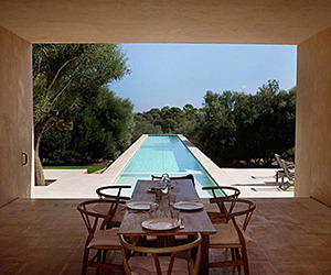 A-seamless-indoor-outdoor-flow-in-spain-m