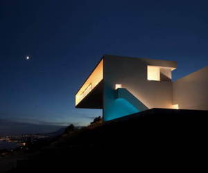 Acantillado-house-by-fran-silvestre-architects-m