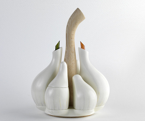 Ajor-bulbs-of-garlic-design-by-photoalquimia-m
