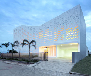 Alam Family Residence in Jakarta by ID-EA