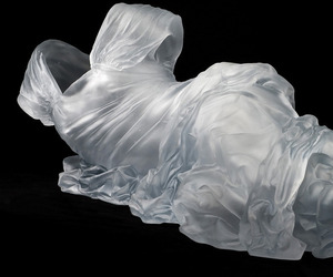 Amazing-life-size-glass-dress-sculptures-m