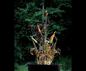 An-artistic-disposal-of-urban-waste-2-m