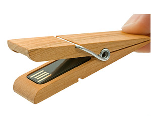 An-old-fashioned-usb-m