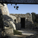 Ancient-italian-countryside-dwelling-by-luca-zanaroli-s