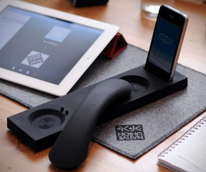 Apple-iphone-bluetooth-dock-and-phone-by-moshi-moshi-m