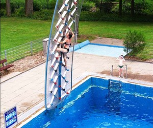 Aquaclimb-poolside-climbing-walls-m