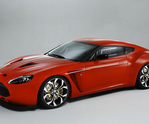 Aston-martin-v12-vantage-zagato-2-m
