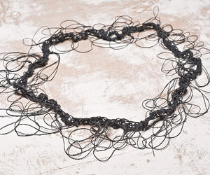 Atara-drop-rubber-necklace-m