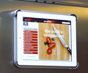 Attention-foodies-mount-your-ipad-to-the-fridge-m
