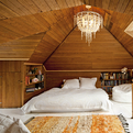 Attic-bedroom-by-jessica-helgerson-interior-design-s