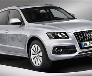 Audi-heads-in-a-new-direction-with-the-q5-hybrid-m