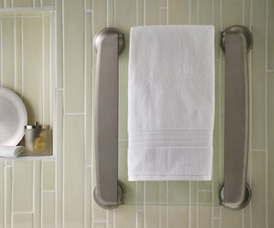 Award-winning-towel-warmers-made-with-heated-glass-m