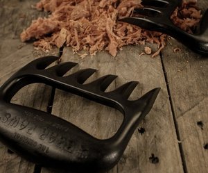 Bbq-gripping-bear-paws-m