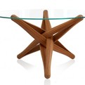 Beautiful-dinner-table-showcasing-ecologic-design-s