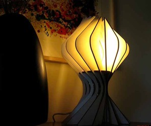 Bloom-table-lamp-from-alienology-m