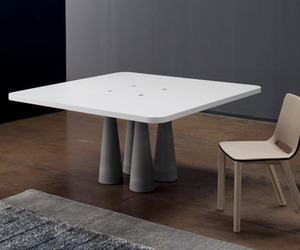 Bonaldo-still-table-m