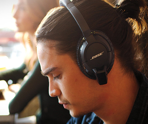 Bose-ae2w-wireless-headphones-m