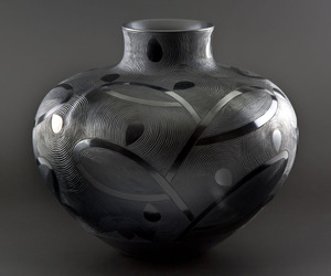Burnished-vessel-by-ian-garrett-m