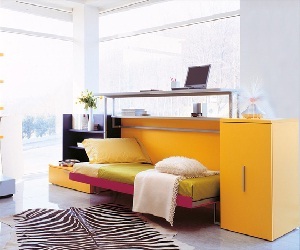 Cabrio-in-desk-and-bed-m