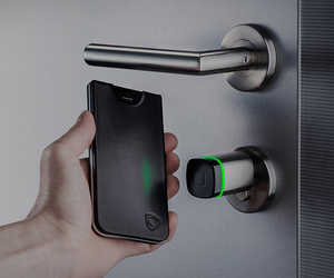 CalypsoKey – NFC Powered IPhone Case