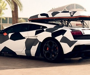 Camouflage-ski-transporter-lamborghini-gallardo-lp560-m