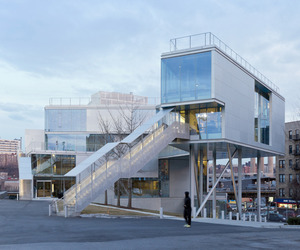 Campbell-sports-centre-by-steven-holl-architects-m