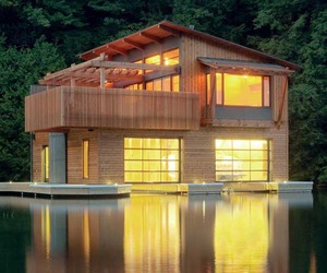 Canadian-muskoka-boathouse-m