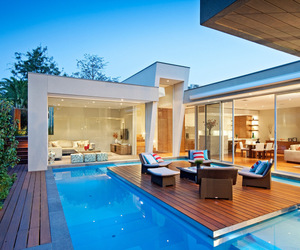 Canterbury-house-with-a-gorgeous-pool-by-canny-architects-m