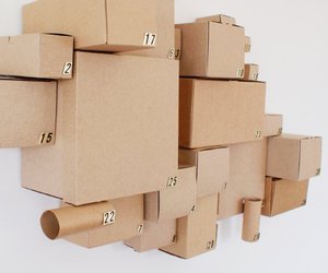 Cardboard-cluster-calendar-with-gift-included-m