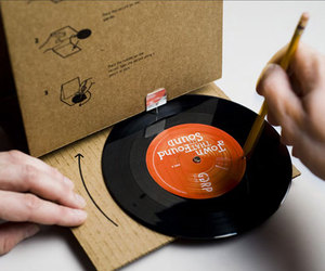 Cardboard-record-player-m