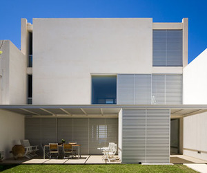 Casa-en-la-cala-galiota-by-joan-riera-and-francisco-barcelo-m