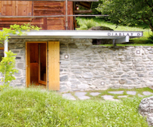 Chalet-redux-302-m