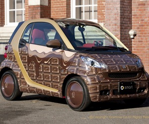 Chocolate-car-from-mercedes-benz-2-m