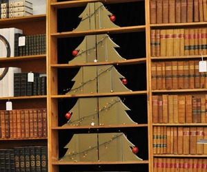 Christmas-tree-of-re-purposed-books-m
