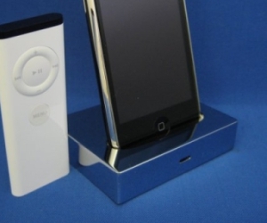 Chrome-ipod-dock-2-m
