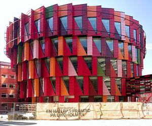 Circular-building-kuggen-inspired-by-cog-wheels-m