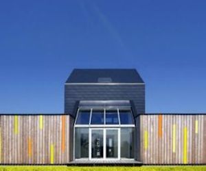 CO2 Saver House by Peter Kuczia