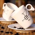Coffee-cup-that-stands-tilted-s
