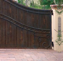 Colletti-design-iron-driveway-gates-m