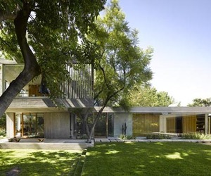 Concrete Dwelling with Modern-Elegant Design: L House