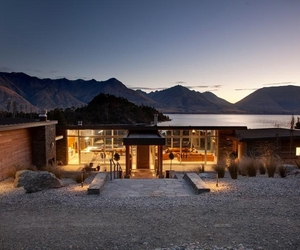 Contemporary-glass-house-in-new-zealand-m