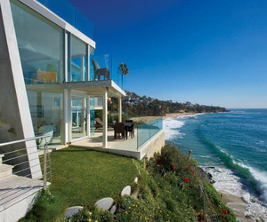 Contemporary-oceanfront-house-on-laguna-beach-m