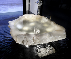 Crystal-bathtub-baldi-m