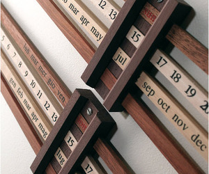 Danese-milano-perpetual-calendar-m