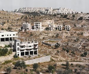 Decolonizing architecture