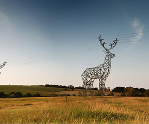 Deer-shaped-hydro-towers-by-designdepot-m