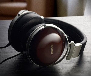 Denon-ah-d7000-headphones-m